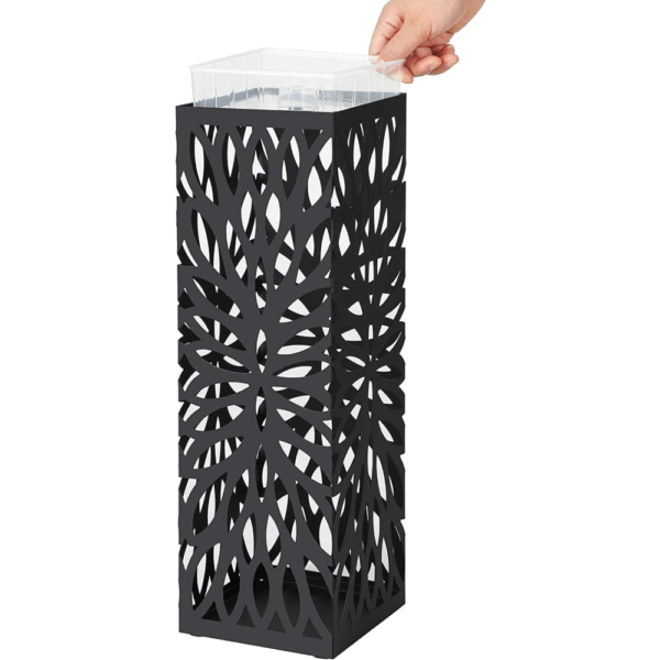 Dekoratyvus metalinis stovas skėčiams šiaurietiškoms lazdoms prieškambaryje (8)