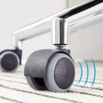 Patogi biuro kėdė su tinkleliu juodos spalvos