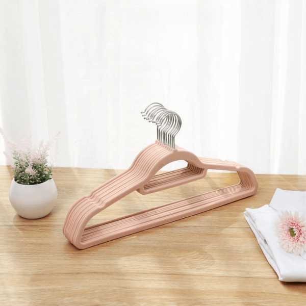 50 vnt aksominių pakabų3