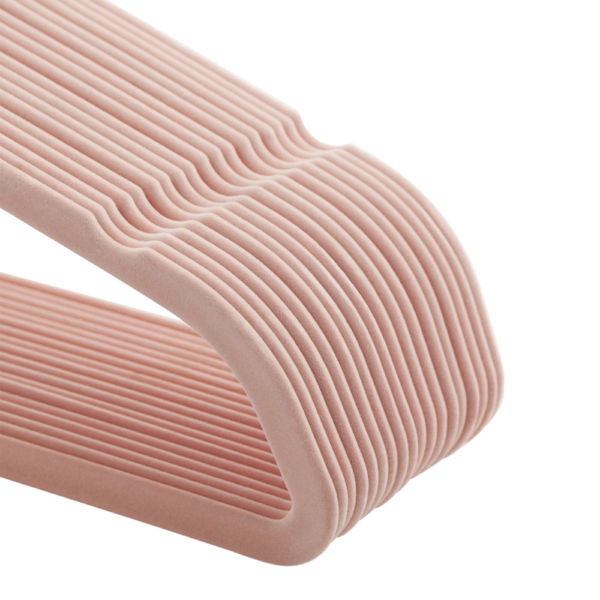 50 vnt aksominių pakabų5