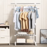 Balta kabykla drabužiams ir batams