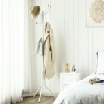 Balta metalinė kabykla paltams