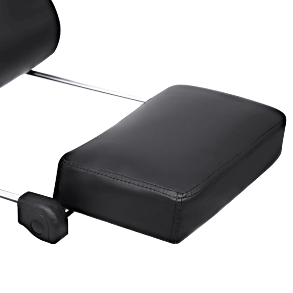 Juoda vadovo kėdė su atrama kojoms ir galvai