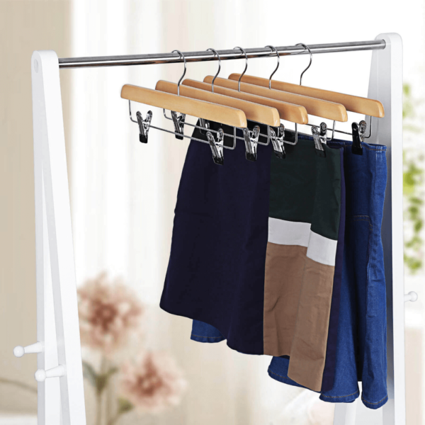 Medinių pakabų rinkinys kelnėms 8 vnt