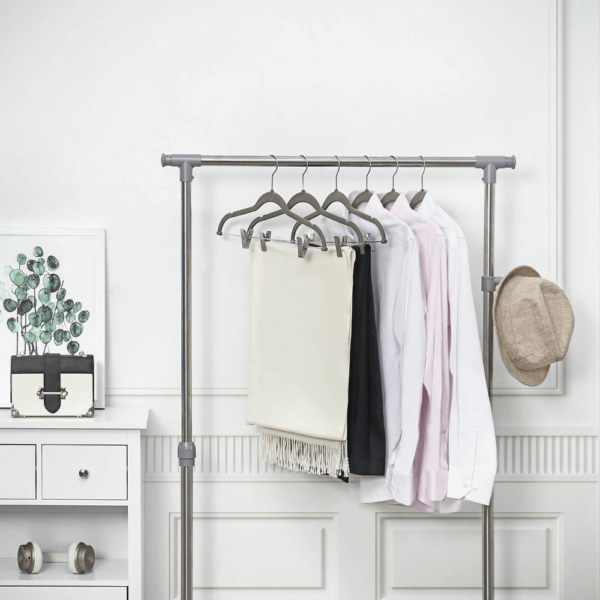 Pilkos aksominės pakabos kelnėms, 12 vnt