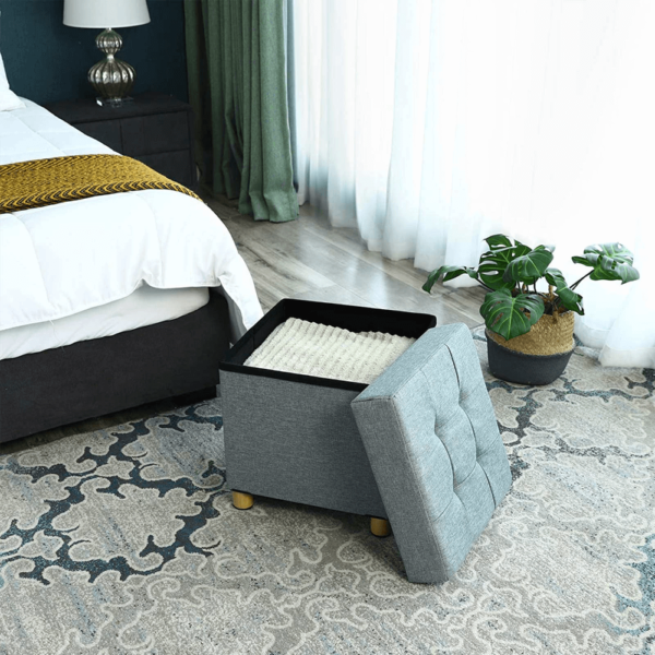 Tvirtas lengvas pufas ant  kojelių | 300 kg | 40 x 38 x 38 cm | Šviesiai pilka