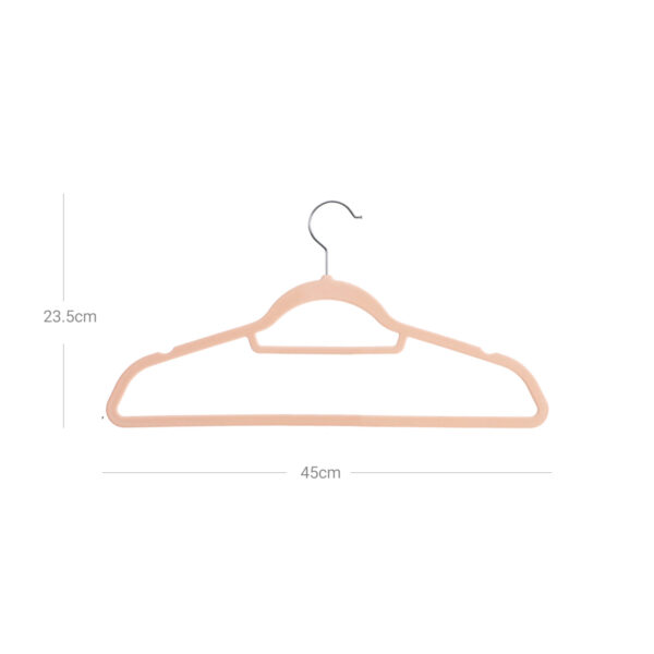 Drabužių pakaba su centrine juosta kaklaraiščiams