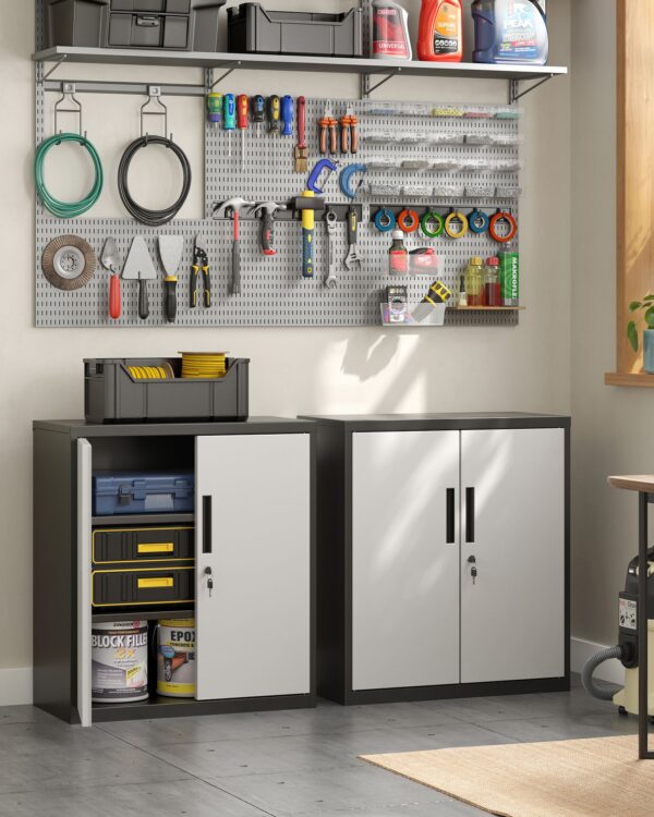 Biuro spinta su 2 plieninėmis durelėmis